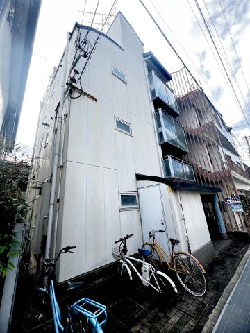 ヤングリーブス岡本の外観