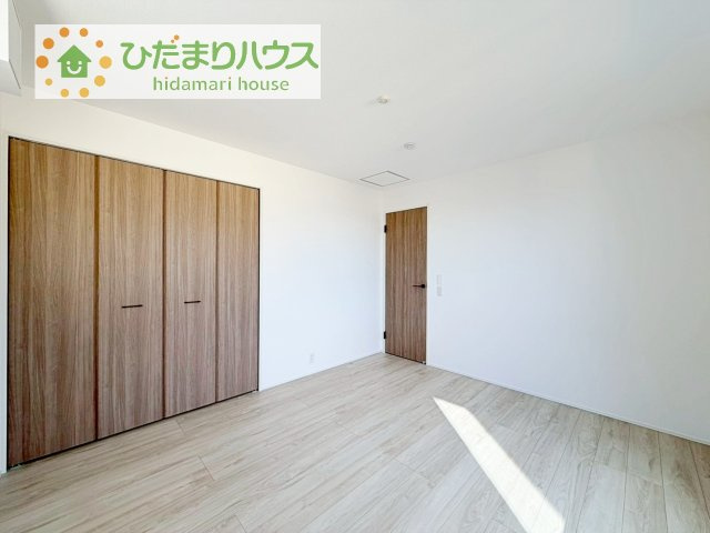 【寝室】 | 我孫子市東我孫子1丁目第1期　新築戸建　1号棟 | 大きなベッドを置いても余裕の広さの主寝室♪