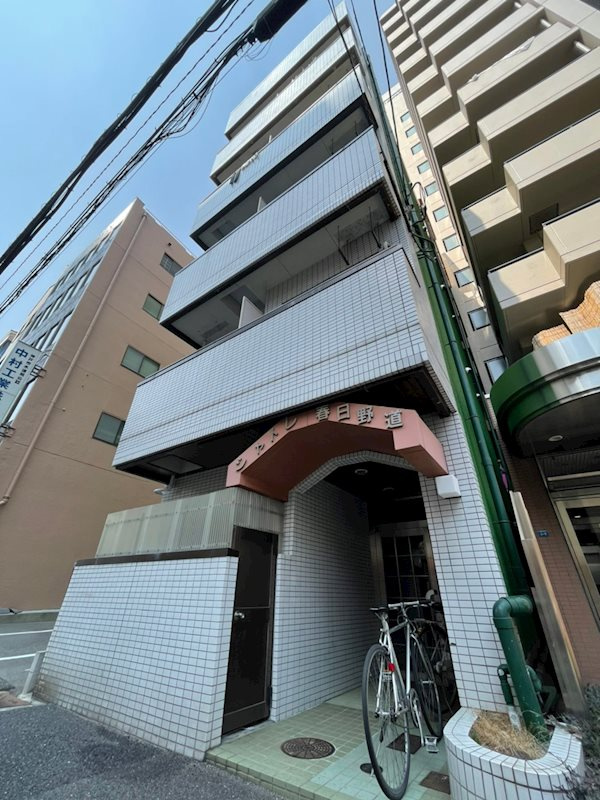 シャトレ春日野道の外観