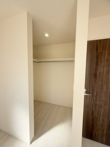吉川市上内川　新築戸建　全2棟　2号棟の収納|季節物の大物家電の収納にも便利なウォークインクローゼット完備