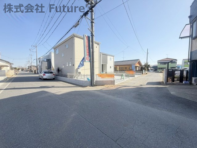 吉川市上内川　新築戸建　全2棟　2号棟の前面道路含む現地写真|前面道路含む現地写真です。
