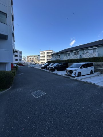 モンテベルデ北園田の駐車場