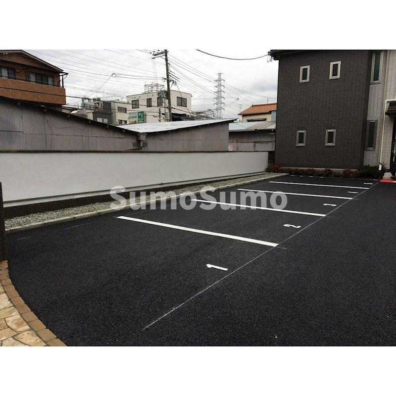 ディアコート稲葉荘Ａ棟の駐車場