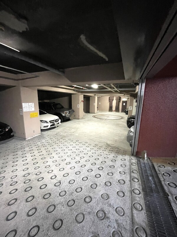 ライオンズマンション神戸元町第２の駐車場