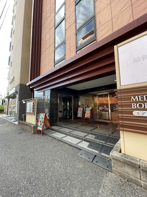グローリー平尾の外観