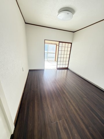モンダハイツの洋室