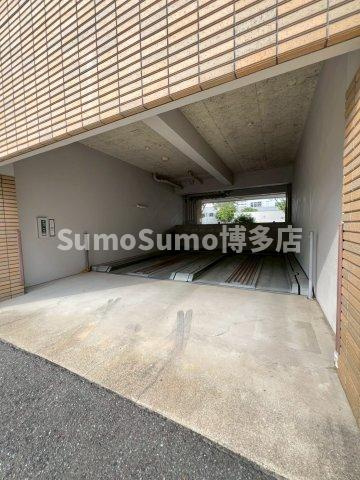 クリエート日赤通りの駐車場|駐車場があるので、車を買う予定の方も安心です