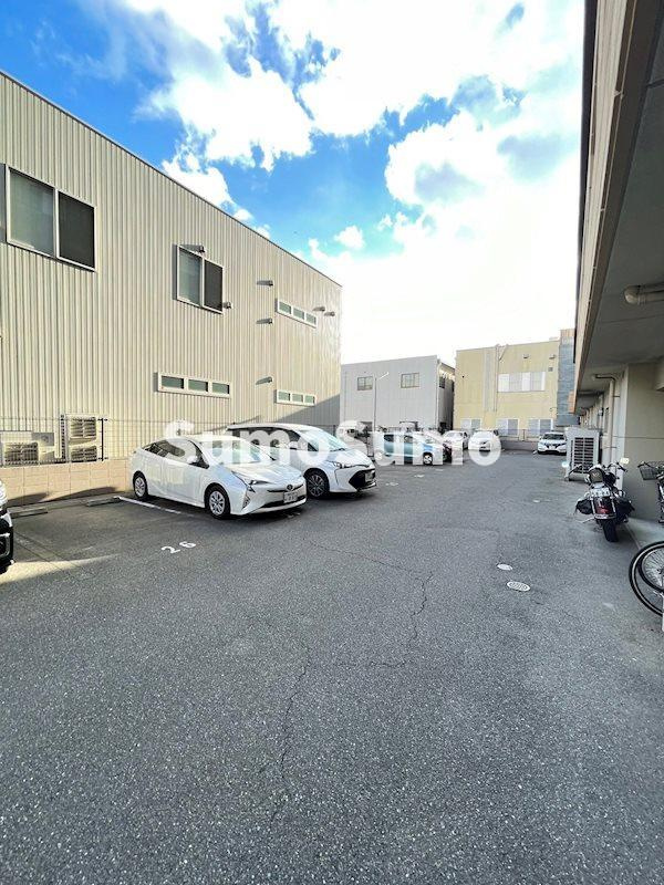 グロースメゾン博多山王の駐車場