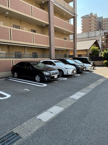グレイス竹下の駐車場