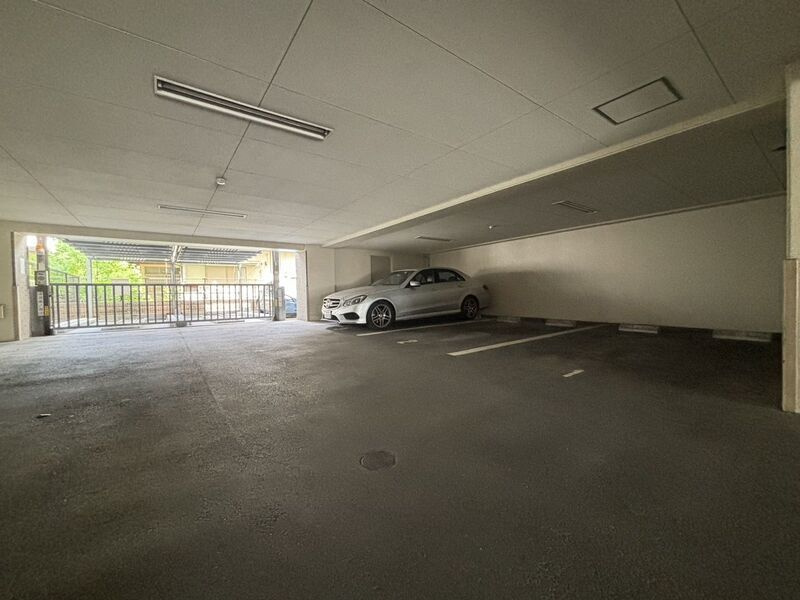 クレイン向野の駐車場