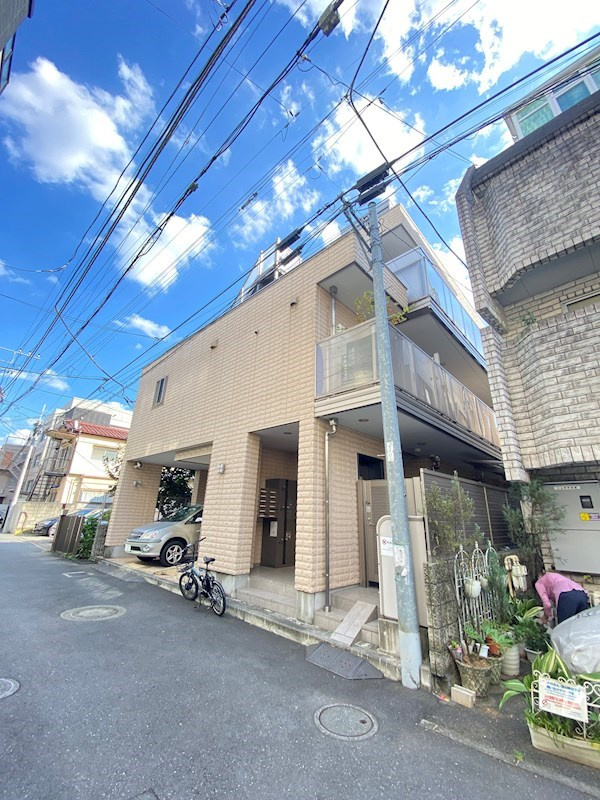 クロースエビスの駐車場