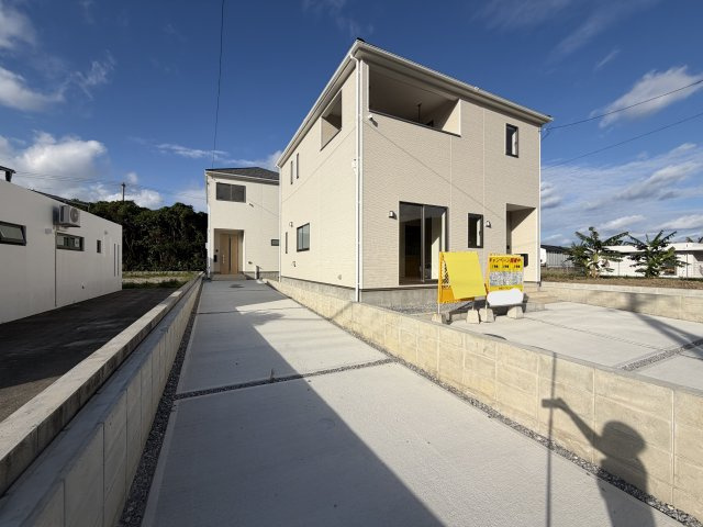 南城市佐敷佐敷　第1（全3棟）ラスト1号棟の外観|1号棟　駐車3台可♪EV車充電設備付き♪
