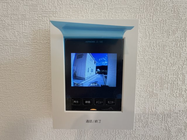 南城市佐敷佐敷　第1（全3棟）1号棟のセキュリティ|1号棟　TVモニター付きインターフォン♪