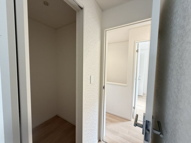 南城市佐敷佐敷　第1（全3棟）1号棟の収納|1号棟　洋室6.3帖＋WIC付き♪（WIC×2部屋）