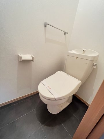 サン・ボナールのトイレ|清潔感のあるトイレです