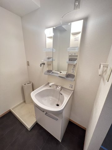 サン・ボナールの洗面所|ゆったりとスペースのある洗面所