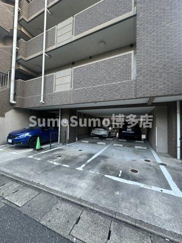 グランフォーレ箱崎ステーションプラザの駐車場|駐車場完備です