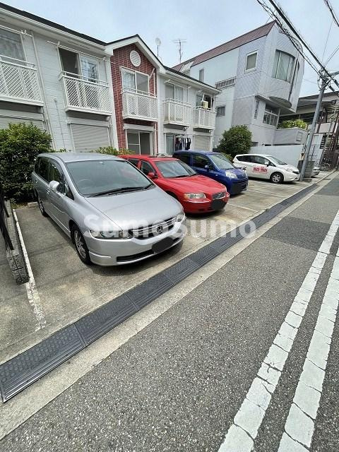 ルフロン甲子園の駐車場