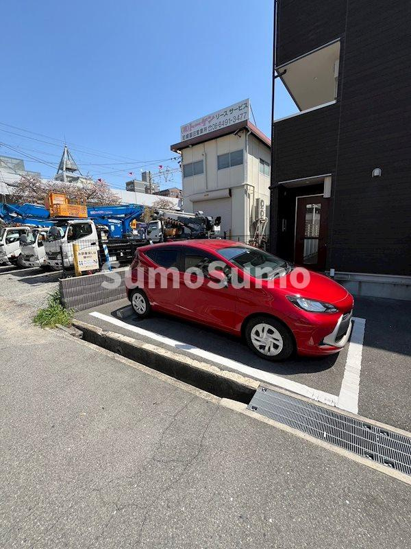 リブリ・東園田の駐車場