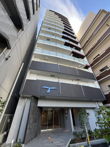 セレニテ新大阪ミラク弐番館のエントランス