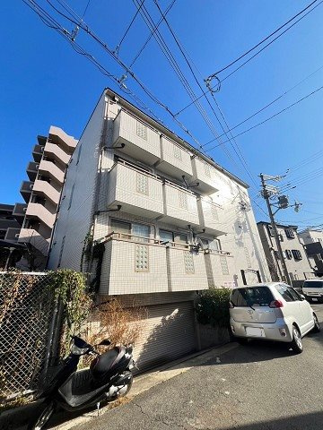 サニーウエストの外観