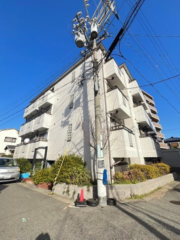 サニーウエストの外観