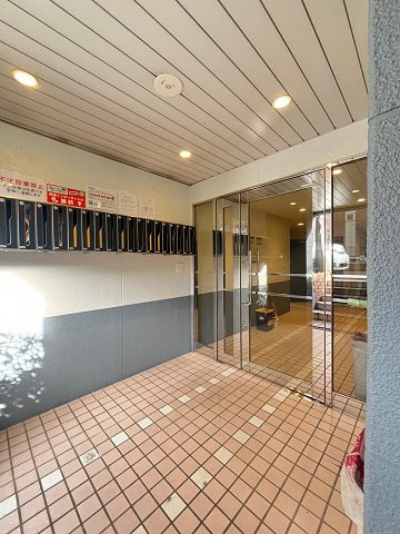 サニーウエストの外観