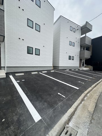 グランレーヴ井尻A棟の駐車場