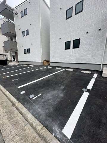 グランレーヴ井尻B棟の駐車場