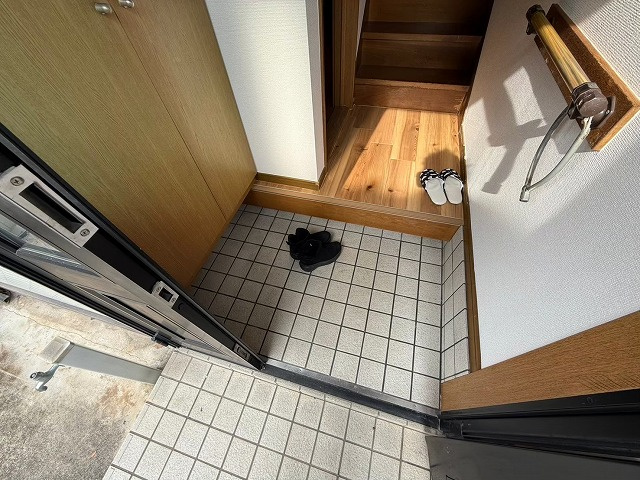 神戸市長田区浜添通２丁目の一戸建ての玄関