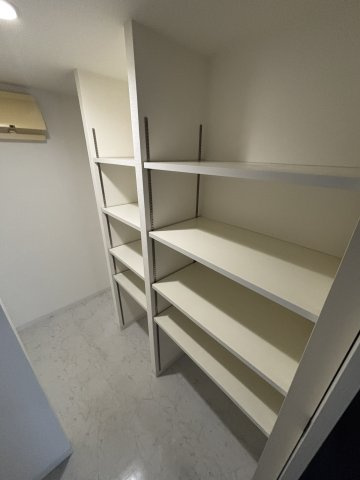 ルクレ堺筋本町レジデンスの収納