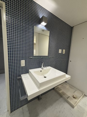 ルクレ堺筋本町レジデンスの洗面所