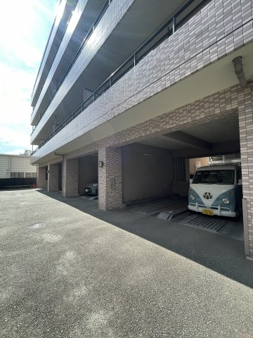 クリエート高宮の駐車場