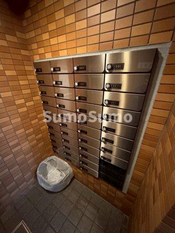 ルーブルCTJR難波のロビー|建物の内部です