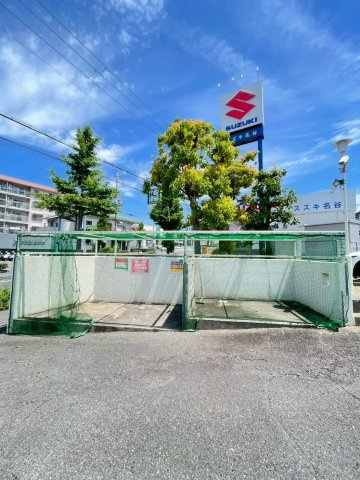 リバーサイド春日手の駐車場