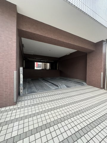 クリエート住吉の駐車場
