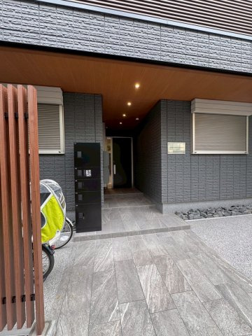 ルミナテラスウエマチダイのエントランス|清潔なエントランスです