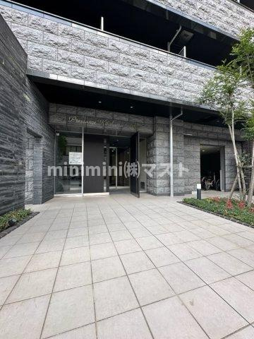 プレサンス北浜パレスのエントランス