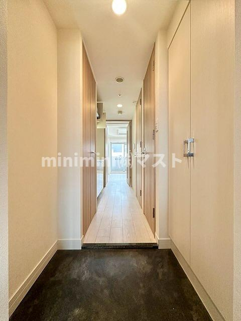 プレサンス北浜パレスの玄関