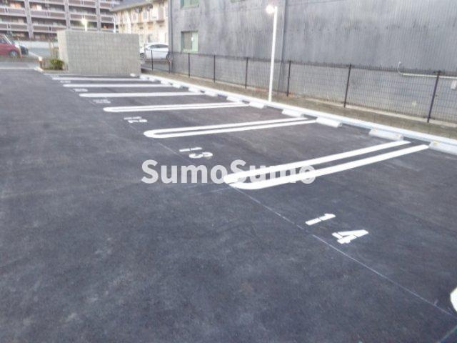 クレストヴェール清水の駐車場