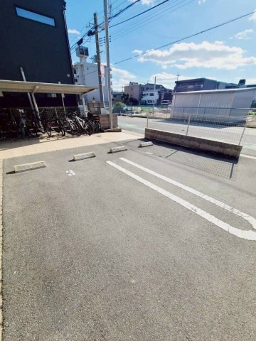 サンガーデン武庫川の駐車場