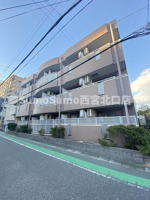 シャンブル甲東園の外観