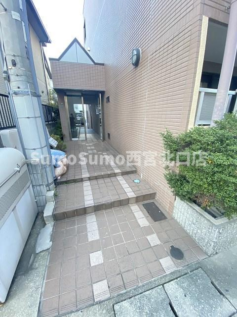 シャンブル甲東園の外観