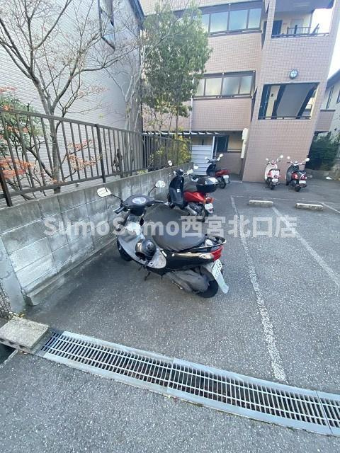 シャンブル甲東園の外観