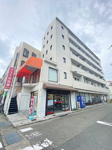 サンロイヤル西宮の外観