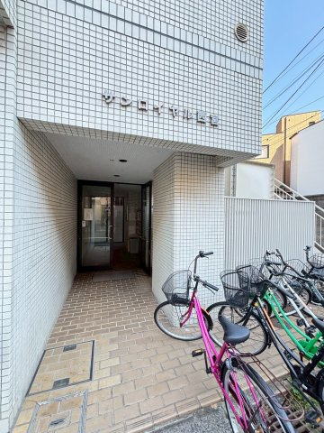 サンロイヤル西宮のエントランス