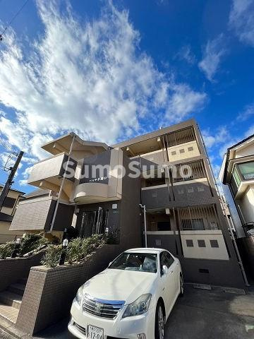 ジーナス甲子園口の外観