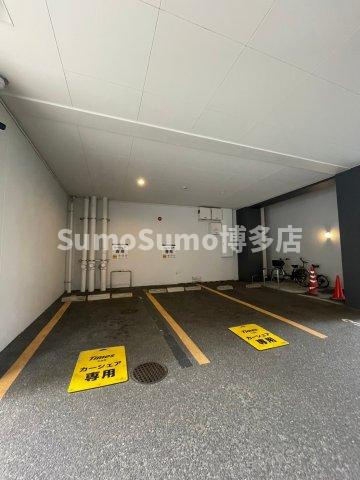 グランフォーレ薬院南の駐車場