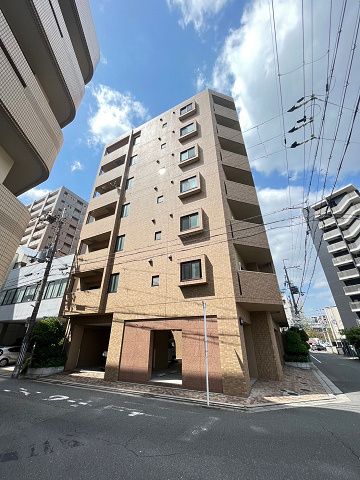 シーナリ江坂の外観