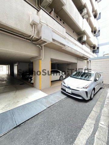 サムティ新大阪WESTの駐車場